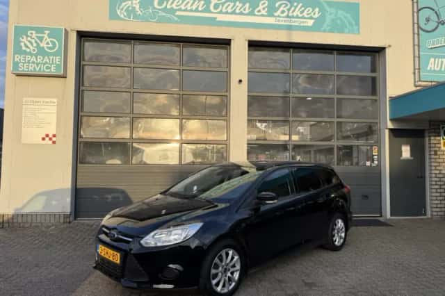 Ford Focus (2013) thumbnail 1