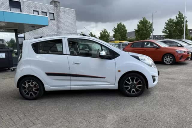 Chevrolet Spark (2011) thumbnail 5
