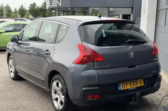 Peugeot 3008 (2011) thumbnail 4