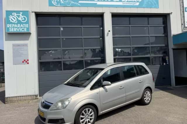 Opel Zafira (2007) thumbnail 1