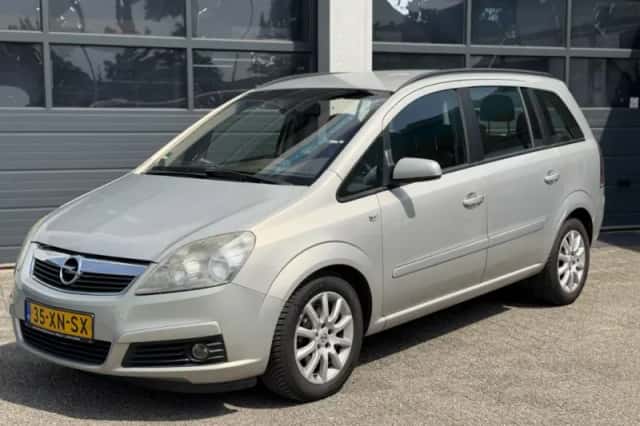 Opel Zafira (2007) thumbnail 2
