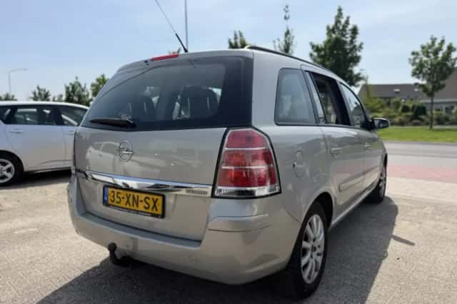 Opel Zafira (2007) thumbnail 5