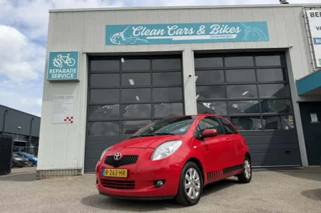 Toyota Yaris (2008) thumbnail 1