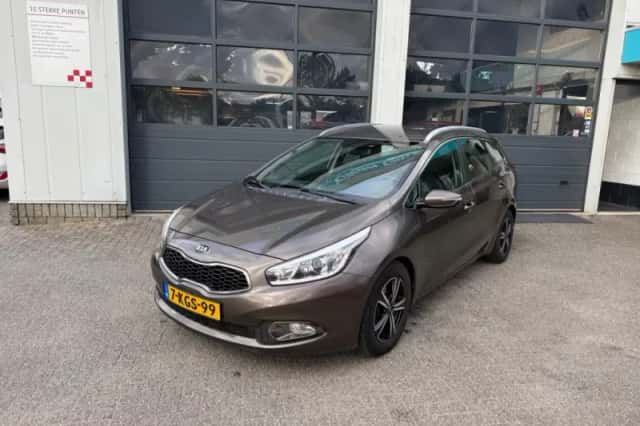 Kia Ceed (2013) thumbnail 2