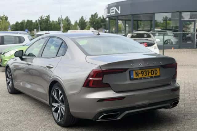 Volvo S60 (2021) thumbnail 3