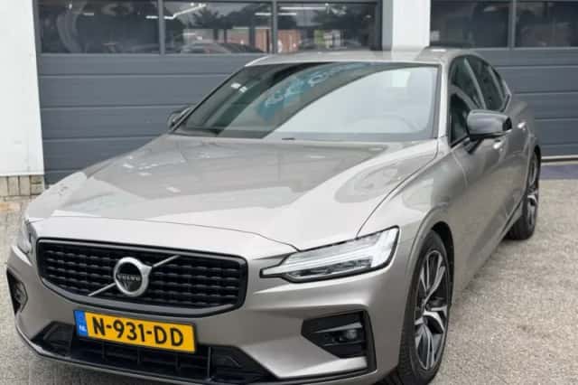 Volvo S60 (2021) thumbnail 4