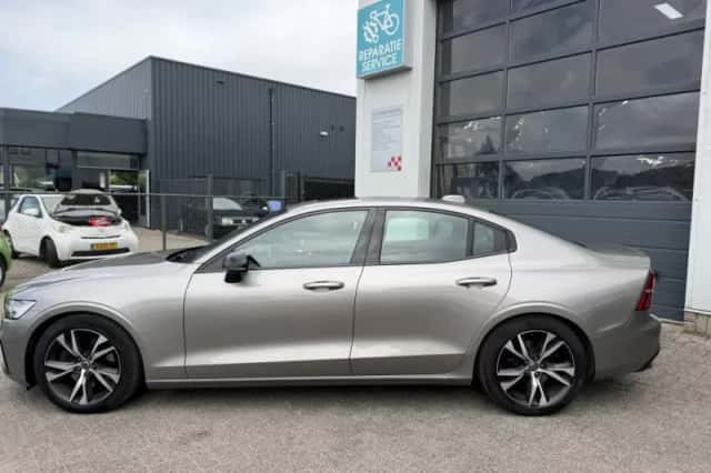 Volvo S60 (2021) thumbnail 5