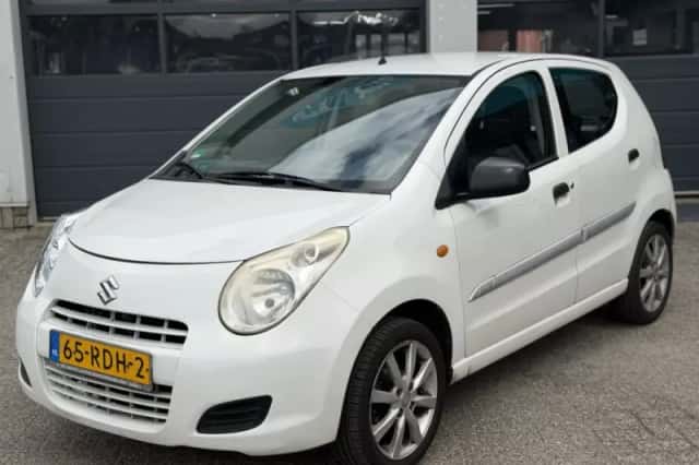 Suzuki Alto (2011) thumbnail 3