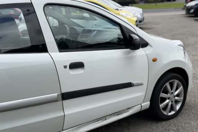 Suzuki Alto (2011) thumbnail 5
