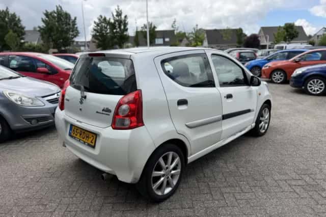 Suzuki Alto (2011) thumbnail 6