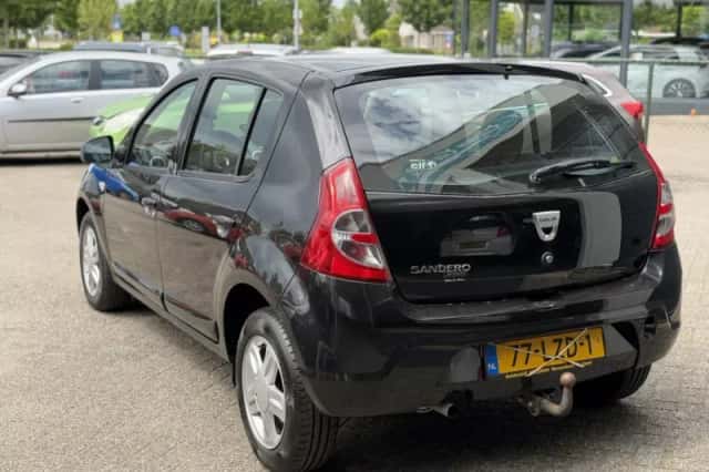 Dacia Sandero (2010) thumbnail 4
