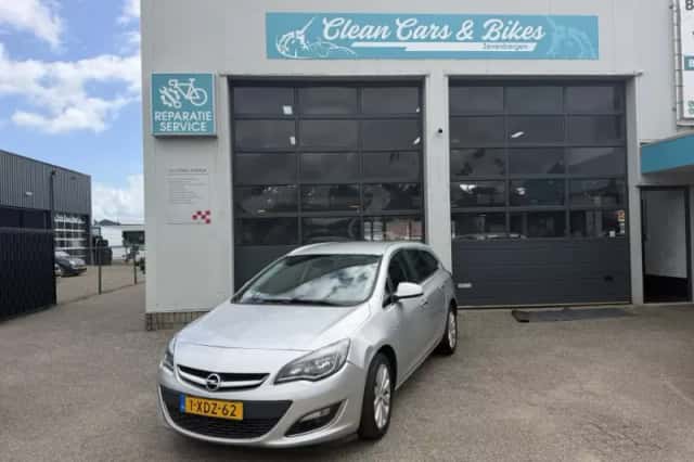 Opel Astra (2013) thumbnail 1
