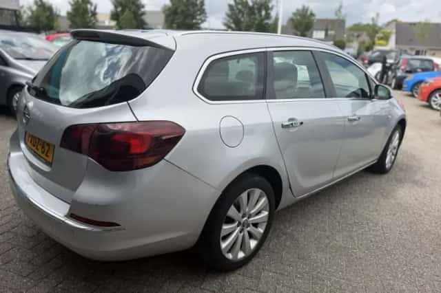 Opel Astra (2013) thumbnail 4