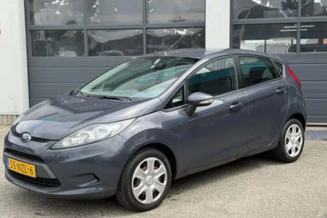 Ford Fiesta (2011) thumbnail 2