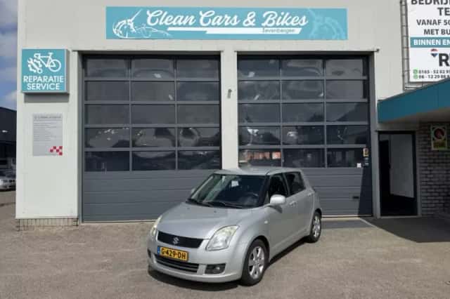 Suzuki Swift (2010) thumbnail 1