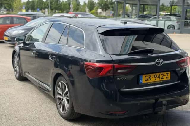 Toyota Avensis (2015) thumbnail 4
