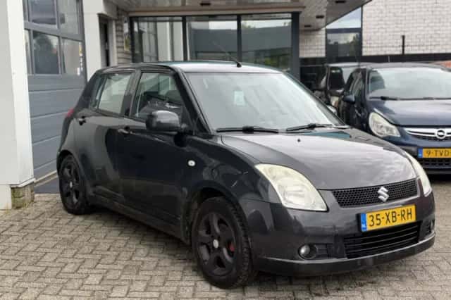 Suzuki Swift (2007) thumbnail 3