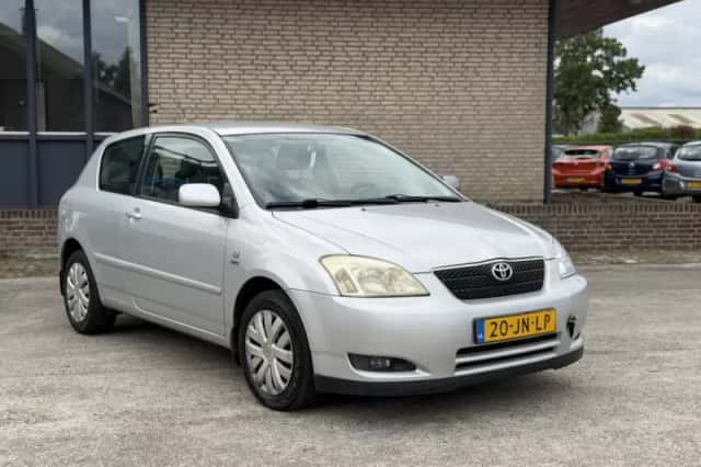 Toyota Corolla (2002) thumbnail 1