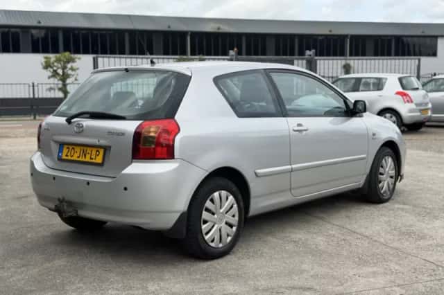 Toyota Corolla (2002) thumbnail 5