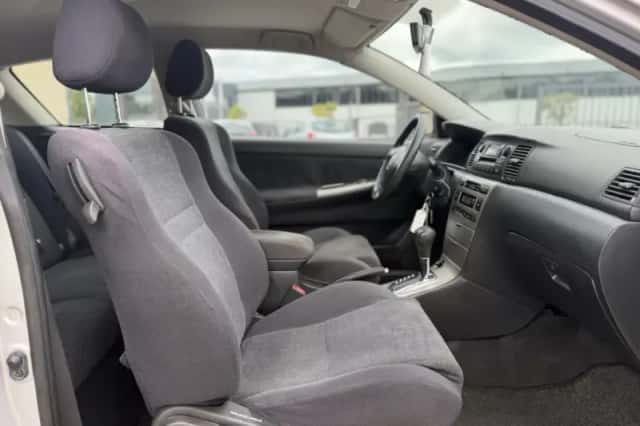 Toyota Corolla (2002) thumbnail 6