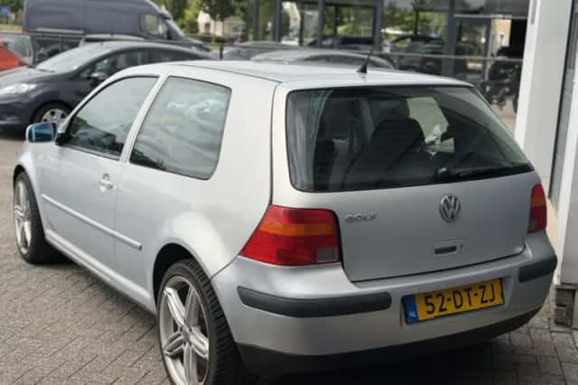 Volkswagen Golf (2000) thumbnail 4