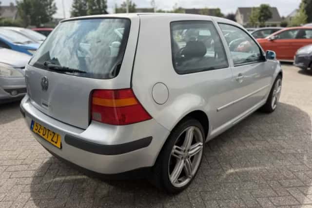 Volkswagen Golf (2000) thumbnail 5