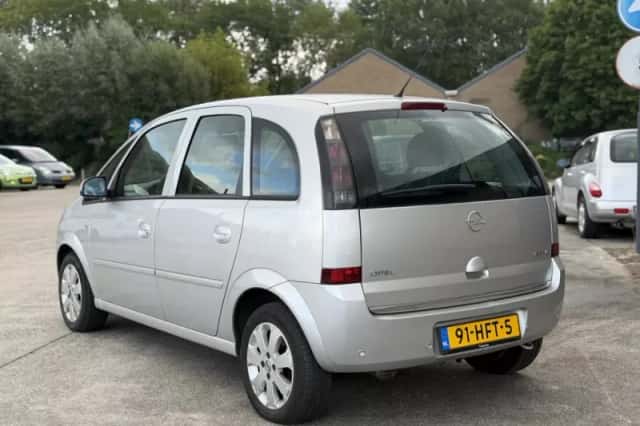 Opel Meriva (2008) thumbnail 3