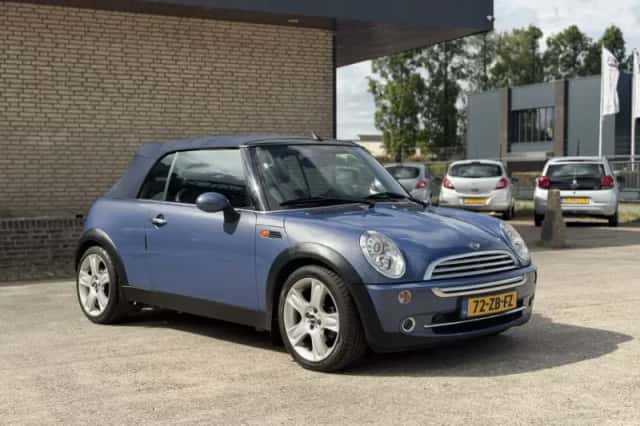 MINI Cabrio (2004) thumbnail 1
