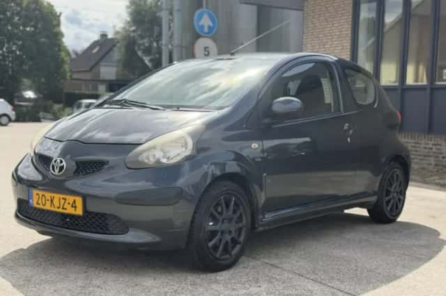 Toyota Aygo (2007) thumbnail 2