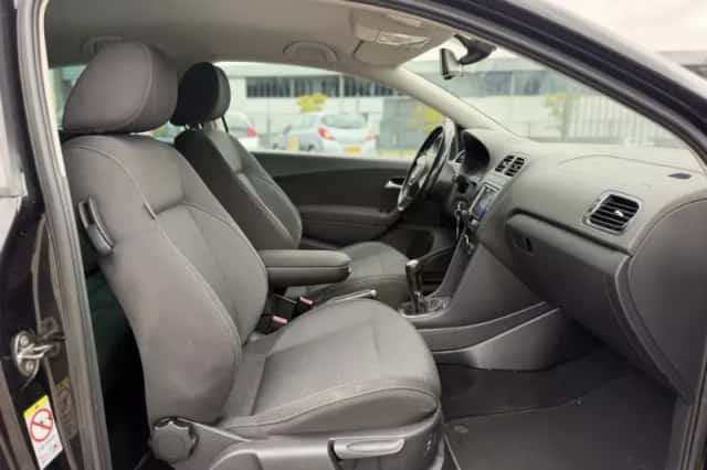 Volkswagen Polo (2011) thumbnail 5