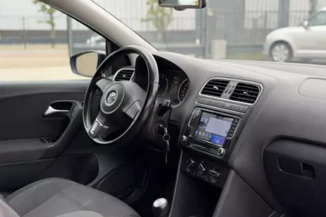 Volkswagen Polo (2011) thumbnail 6