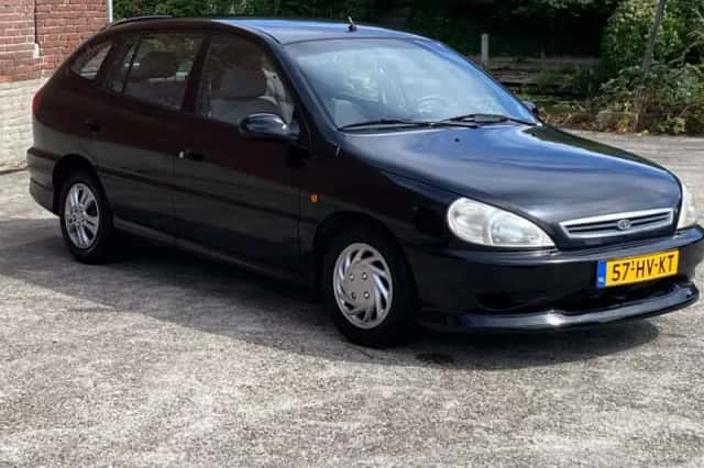 Kia Rio (2002) thumbnail 1