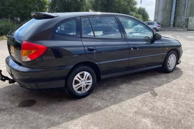 Kia Rio (2002) thumbnail 2