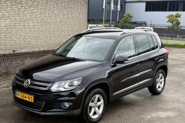 Volkswagen Tiguan (2013) thumbnail 2