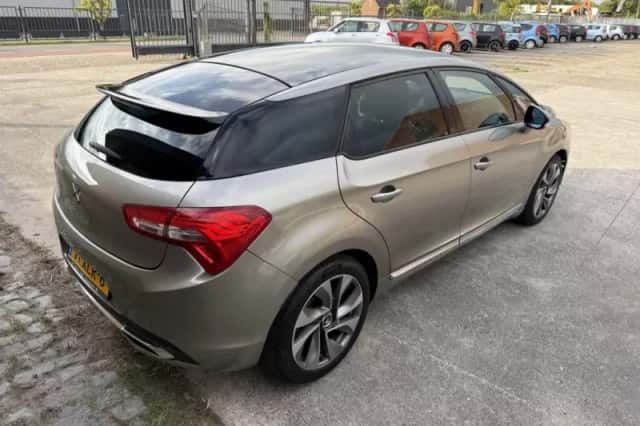 Citroën DS5 (2012) thumbnail 3