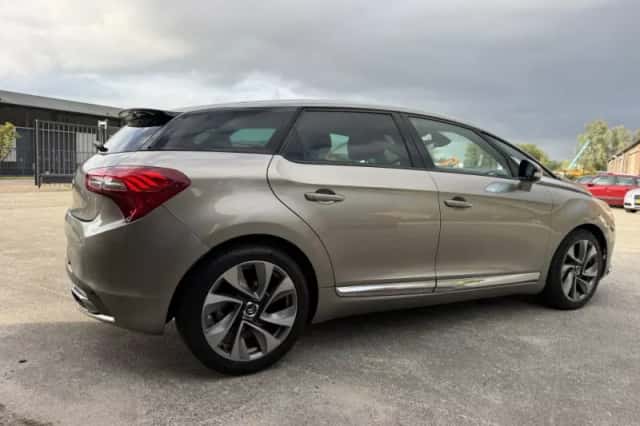 Citroën DS5 (2012) thumbnail 5