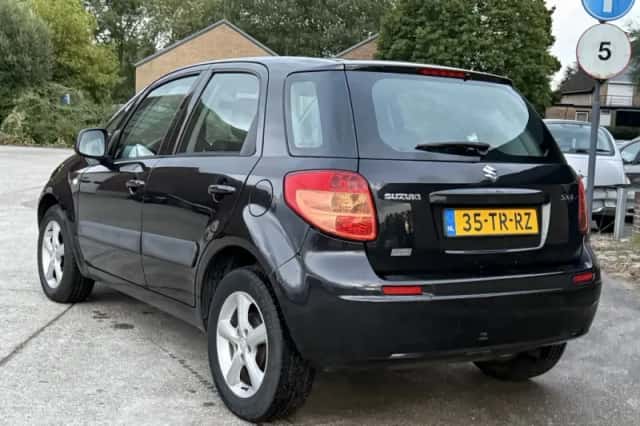 Suzuki SX4 (2007) thumbnail 4