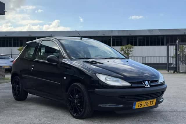 Peugeot 206 (2002) thumbnail 2