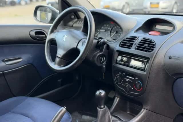 Peugeot 206 (2002) thumbnail 6