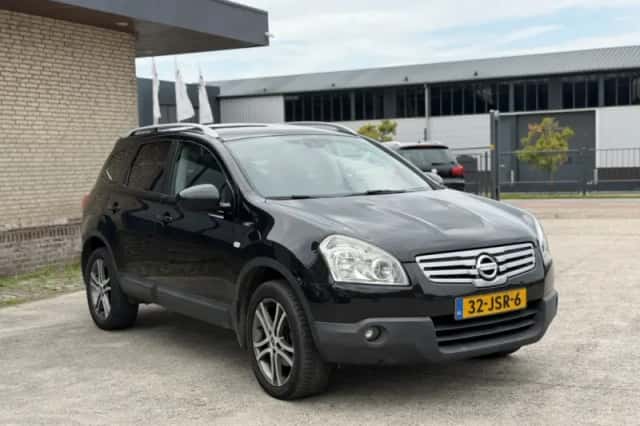 Nissan Qashqai+2 (2009) thumbnail 1