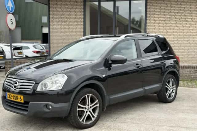 Nissan Qashqai+2 (2009) thumbnail 2