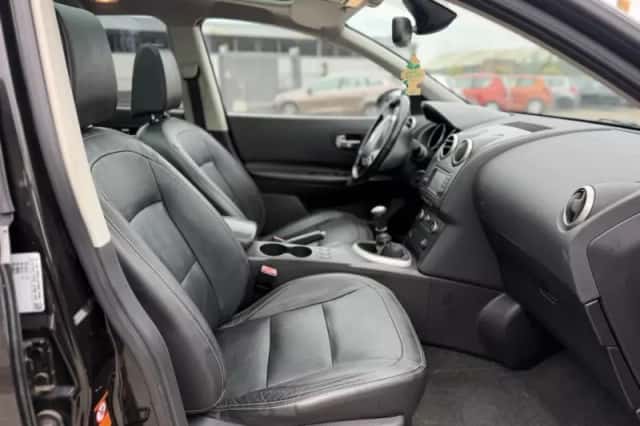 Nissan Qashqai+2 (2009) thumbnail 6