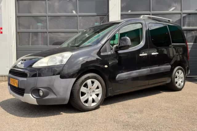 Peugeot Partner (2010) thumbnail 2