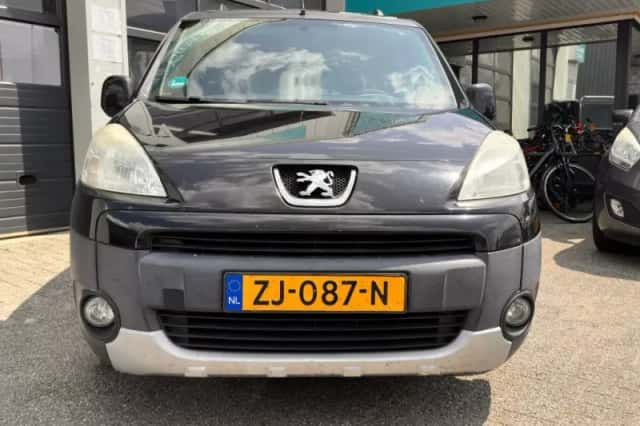 Peugeot Partner (2010) thumbnail 5