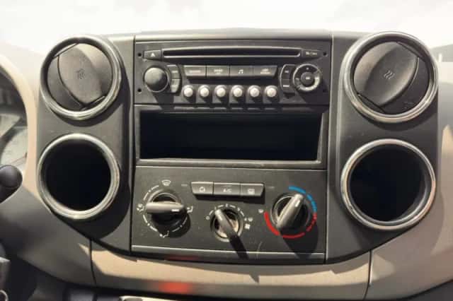 Peugeot Partner (2010) thumbnail 6