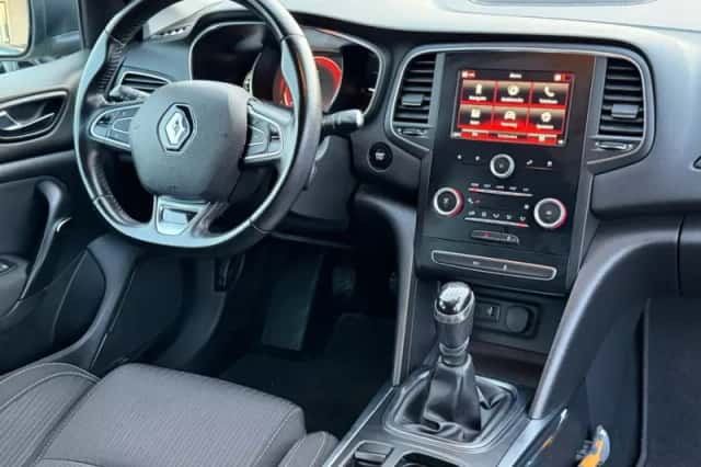 Renault Mégane (2017) thumbnail 3
