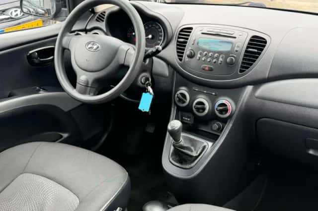 Hyundai i10 (2012) thumbnail 3