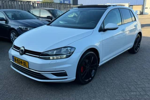 Volkswagen Golf (2018) thumbnail 4