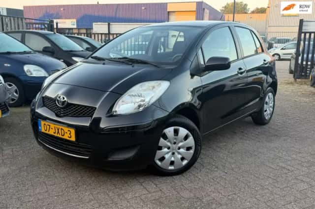 Toyota Yaris (2009) thumbnail 1