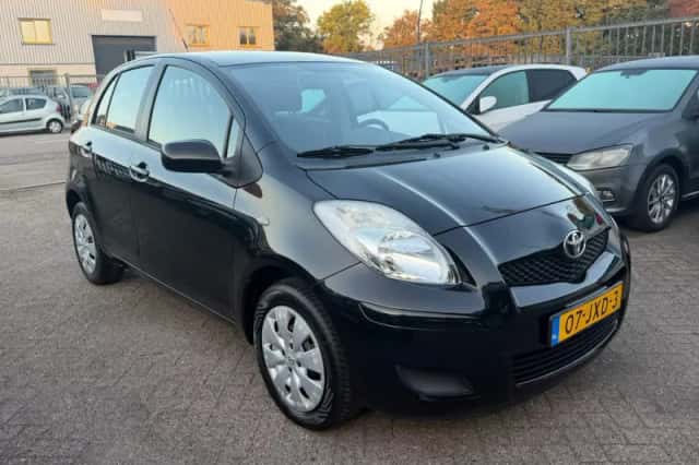 Toyota Yaris (2009) thumbnail 5
